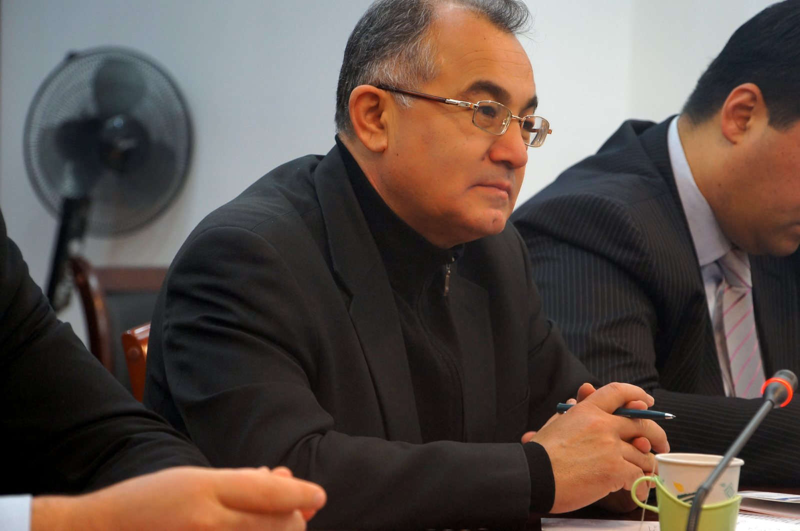 乌兹别克斯坦国家人权中心主任萨伊托夫教授应邀访问俄中心 - 俄罗斯研究中心 华东师范大学