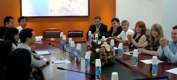 俄罗斯统一俄罗斯党青年干部考察团访问俄中心 - Восточно-китайский педагогический университет ...